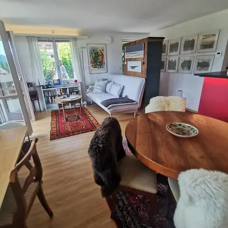 Neb-thun Einigen, Am شقة